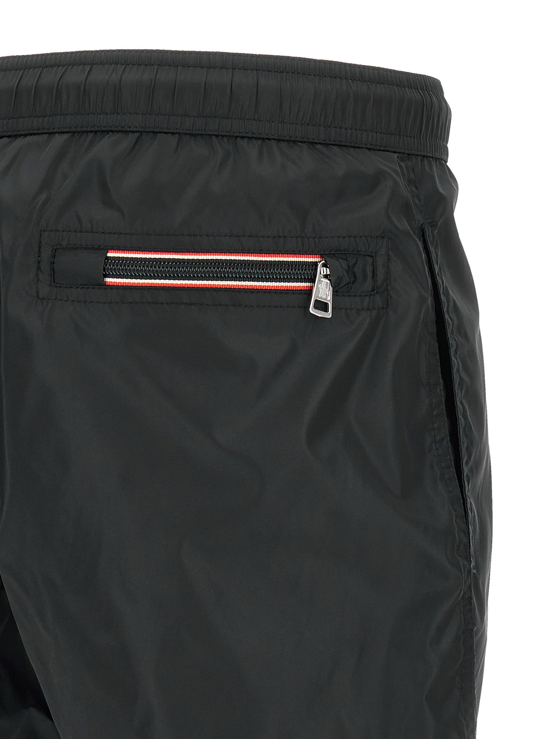 Moncler Logo Patch Swim Shorts Beachwear - Nero | e2534783f5d39ab44b46a70aa1004859c829a809