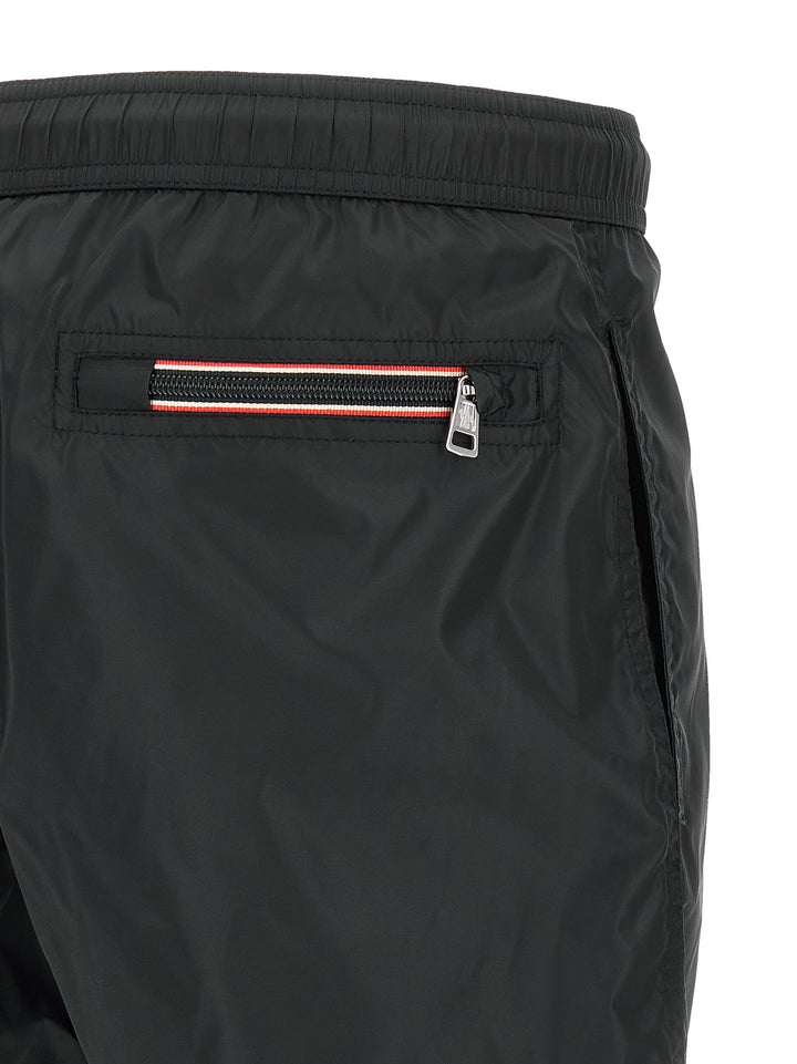 Moncler Logo Patch Swim Shorts Beachwear - Nero | e2534783f5d39ab44b46a70aa1004859c829a809