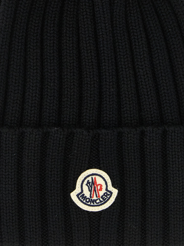 Moncler Pompon Wool Beanie Cappelli - Nero | 43b6c0d20cb3040514eb231eef851907b26207e9