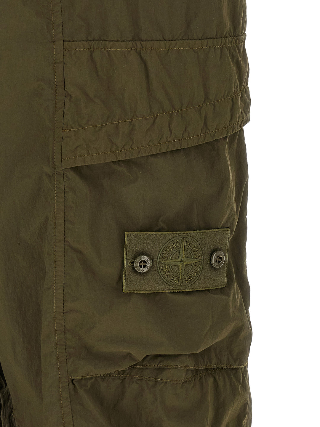 Stone Island Badge Stone Island Ghost Pantaloni - Verde | 3d48f3f267ad475ecc2dabdf410509bb669f8050