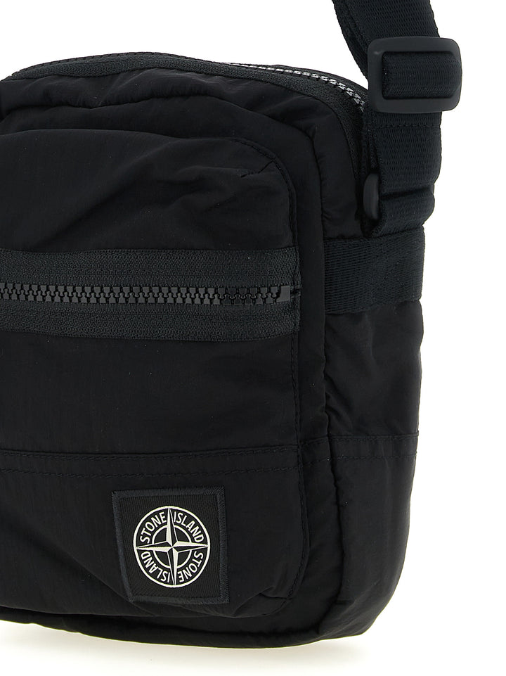 Stone Island 9200015 Borse a Tracolla - Nero | 040447caba61347d0aac30e589f82f4fde2de248