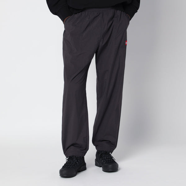 Pantalon Box Obsidian Rouge en Nylon Recyclé