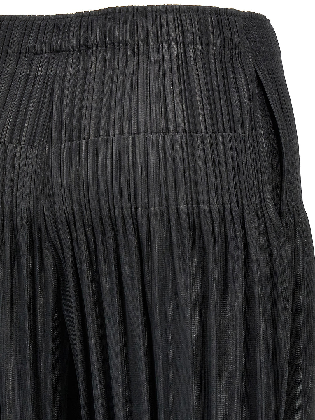Pleats Please Issey Miyake Fluffy Basics Pantaloni - Nero | f5a1080035ea10b1166937d54682b47366efc2ea