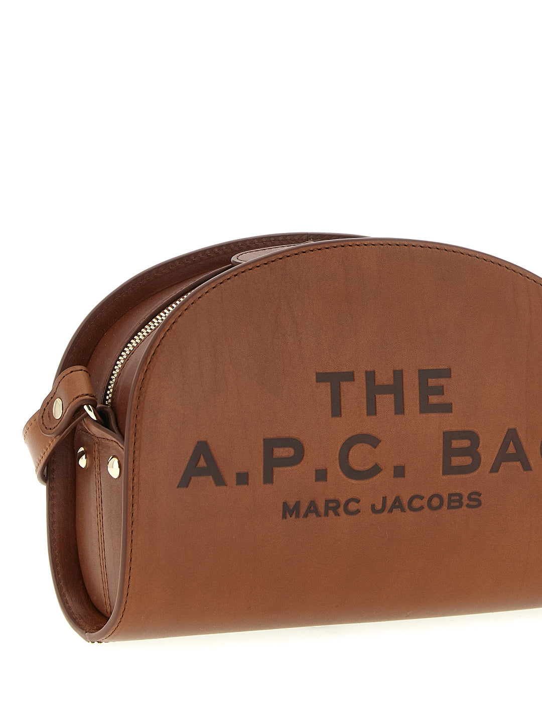 A.P.C. Capsule Crossbody Bag A.P.C. X Marc Jacobs Borse a Tracolla - Marrone | 83c6814cacf874200b6cd9b476232a18c10b6b5a