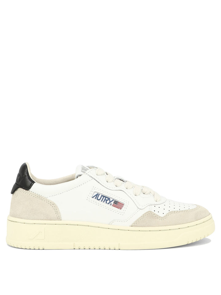 Autry Medalist Low Sneakers & Slip-On - Bianco | ed351606c42f591a5e5222608f6891ae8aea4cab