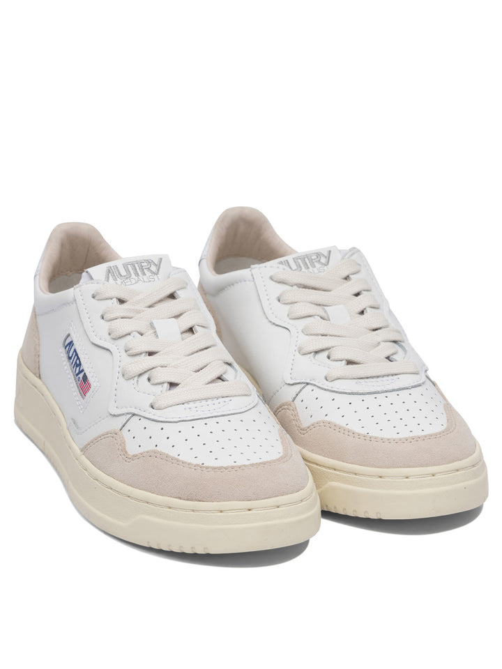 Autry Medalist Low Sneakers & Slip-On - Bianco | a86b760969c76db802d70f156e1ef0e33c6c9912