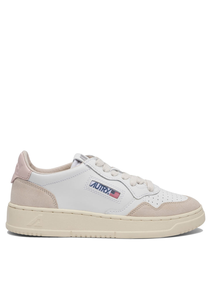 Autry Medalist Low Sneakers & Slip-On - Bianco | aa0293e1e6ada00965884415878f03c74aaa35bc