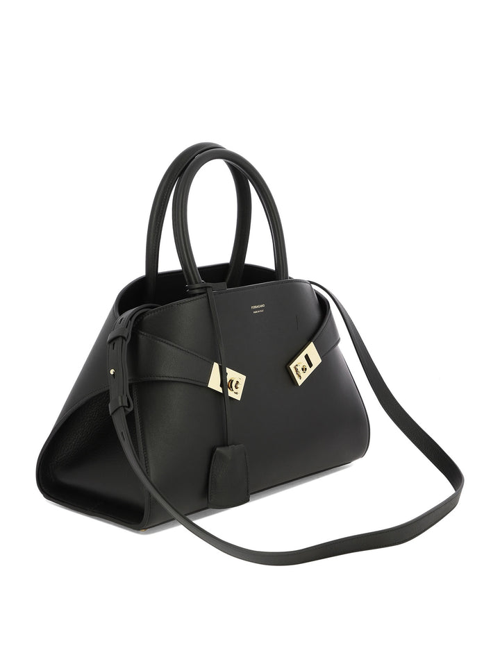Ferragamo  Borse a Spalla e Tracolla - Nero | 954e45917fdba9f60d545dc8105647b90aa2a94f
