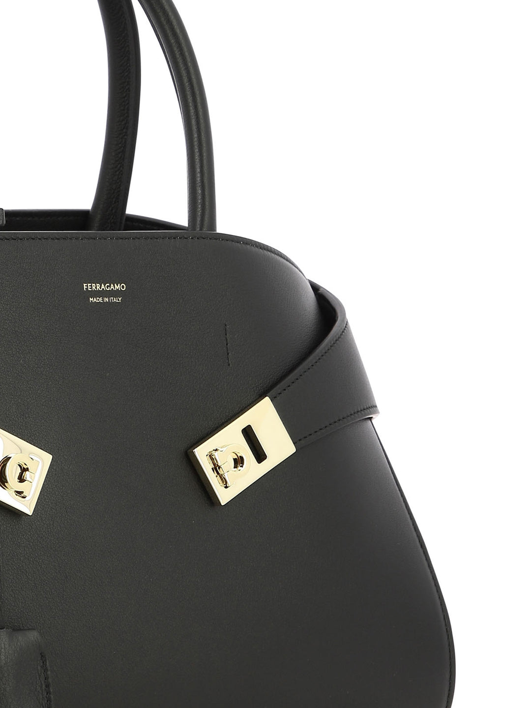 Ferragamo  Borse a Spalla e Tracolla - Nero | 353466b78f4d0ee1c1b15e76a6f502a0e81a645a