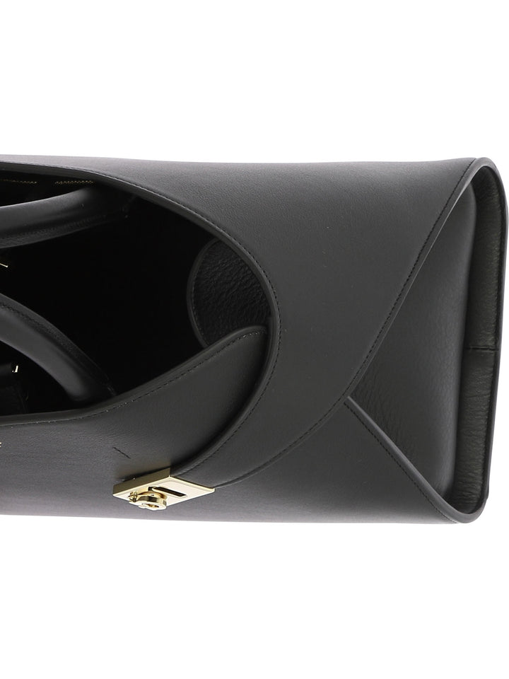 Ferragamo  Borse a Spalla e Tracolla - Nero | 7bef189dc45473b3521d30f6c22e76ed437725ba