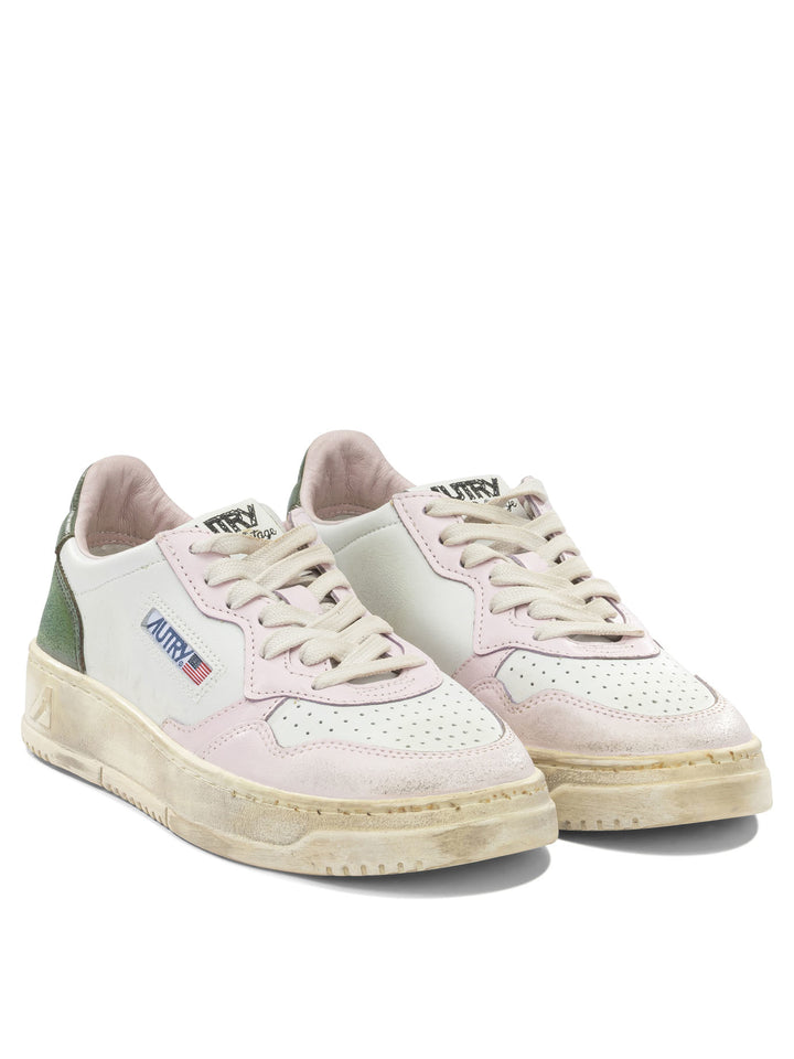 Autry Medalist Low Super Vintage Sneakers & Slip-On - Multicolor | db4b307ad3487be78df25b84199d194b57fdd58c