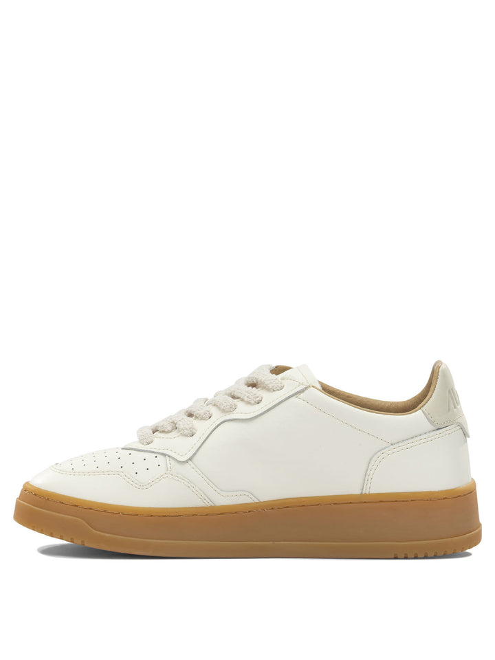 Autry Medalist Low Sneakers & Slip-On - Bianco | 6d44f3dcf2847f47101377ef35fbf116bea36fb1