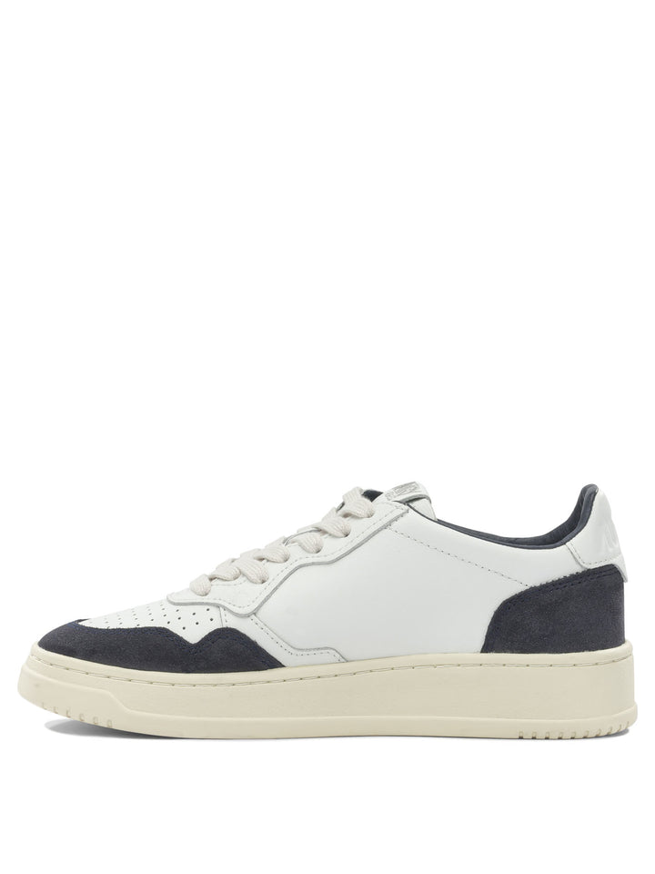 Autry Medalist Low Sneakers & Slip-On - Blu | cdd3391a1068aa3fb76413eb50f9b8299481709e