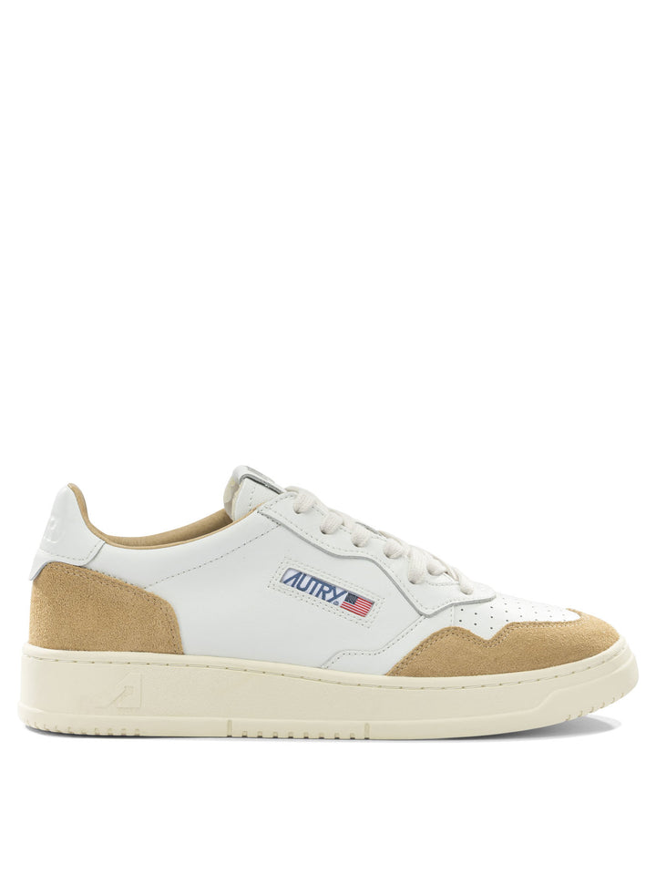 Autry Medalist Low Sneakers & Slip-On - Bianco | 96561fca9a57c75af457cf4f60fbb7367bf90ee4