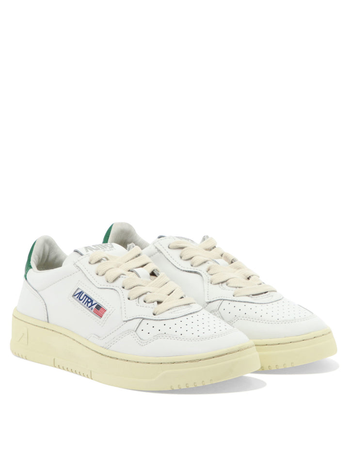 Autry Medalist Low Sneakers & Slip-On - Bianco | a5290efc109866d62718cd848dce96cfd400aff2