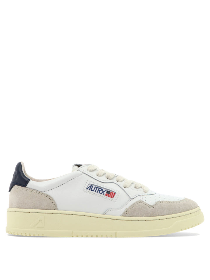 Autry Medalist Low Sneakers & Slip-On - Bianco | decabdd36ad19ec8d76ebda67a5840e6ae588d11