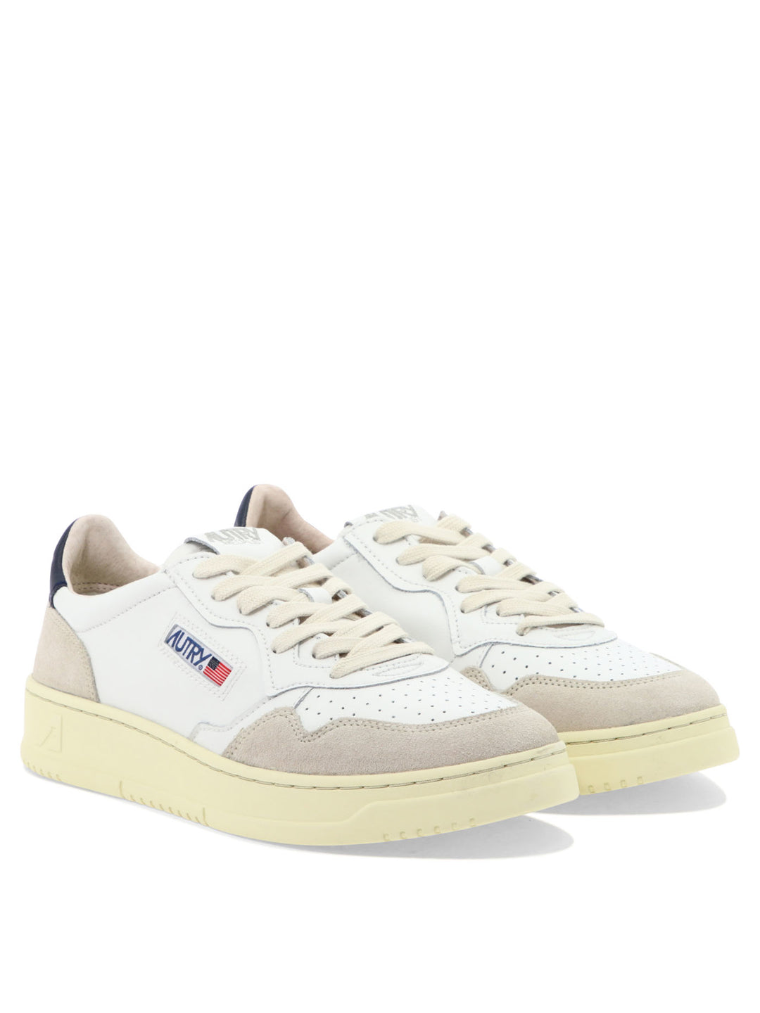 Autry Medalist Low Sneakers & Slip-On - Bianco | a7c852898a6d72f8ae6e5349d35a19cca75726f0