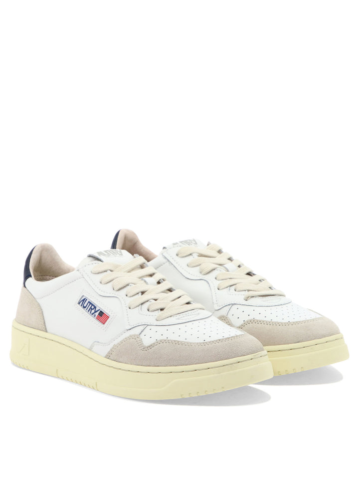 Autry Medalist Low Sneakers & Slip-On - Bianco | a7c852898a6d72f8ae6e5349d35a19cca75726f0