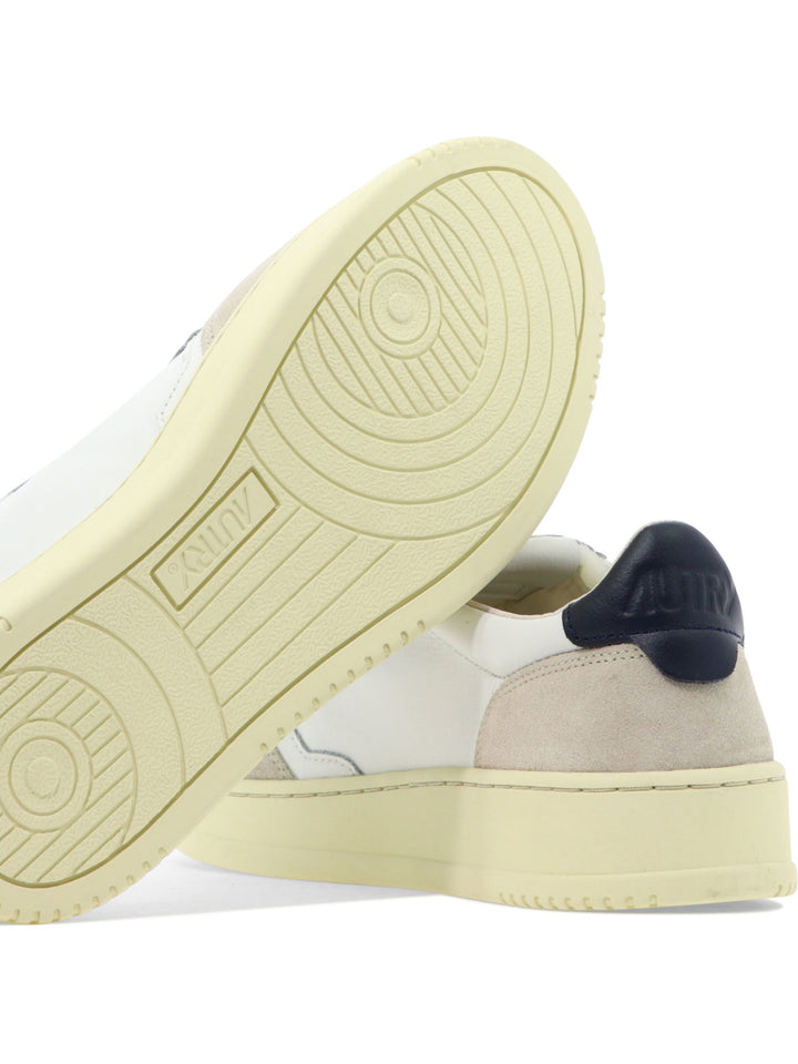 Autry Medalist Low Sneakers & Slip-On - Bianco | 79e95fdfea4cbfe9d226573ef3493f07ba1c482f
