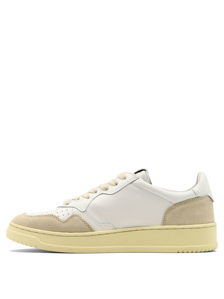 Autry Medalist Low Sneakers & Slip-On - Bianco | 02c4fa476114af4a615f27cb9d0015e27818b67f