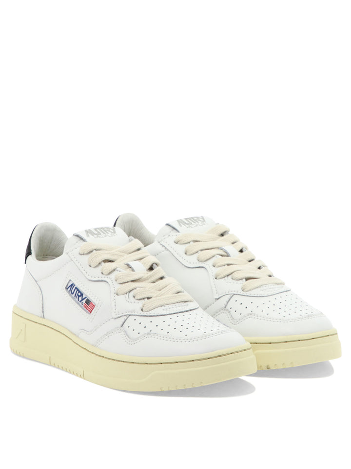 Autry Medalist Low Sneakers & Slip-On - Bianco | 487e288cd2620c6e09d1186e8d56f69bbfc2be23