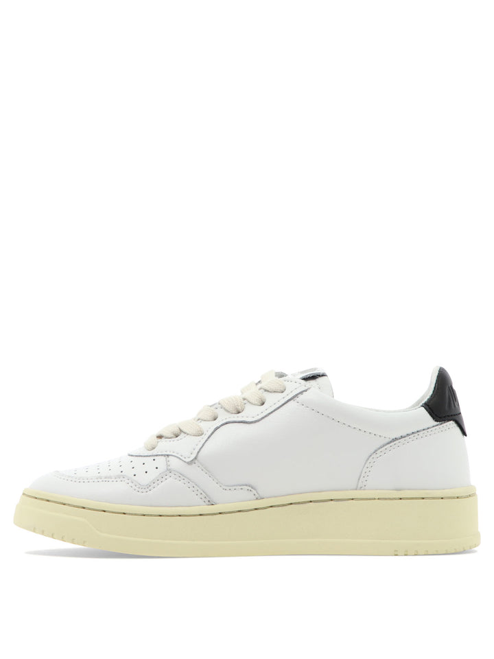 Autry Medalist Low Sneakers & Slip-On - Bianco | cd5055ccd47d5b675f00faeaa94b4d480fe775c1