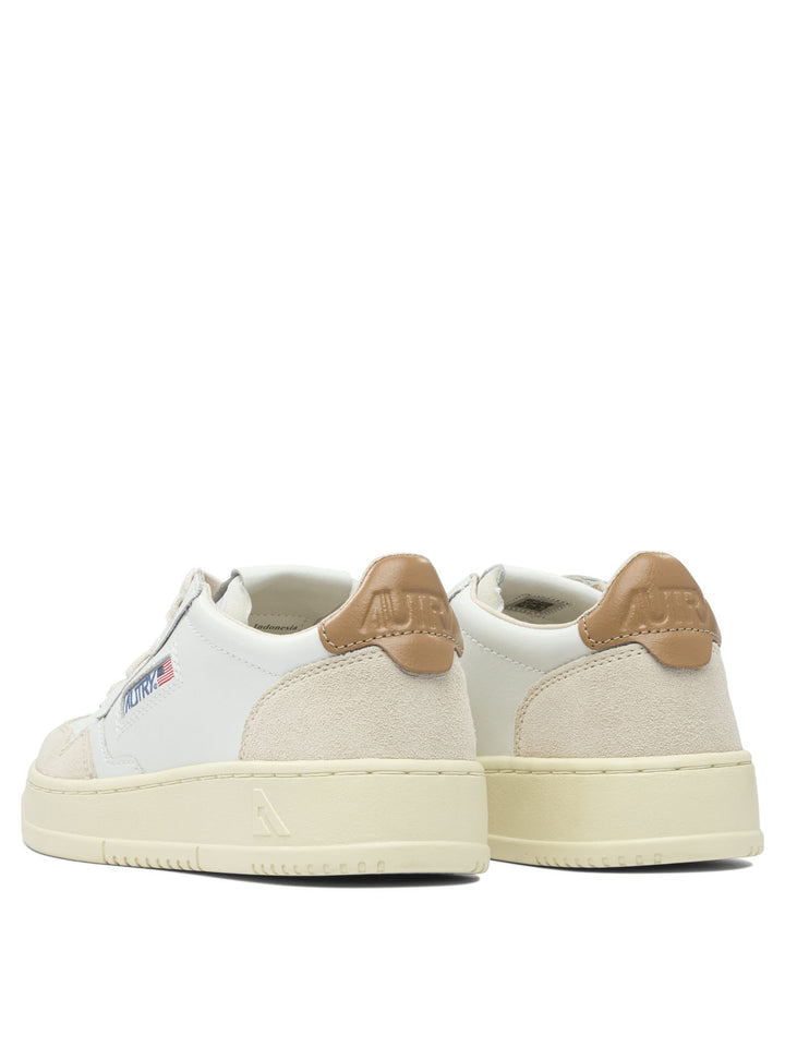 Autry Medalist Low Sneakers & Slip-On - Bianco | c2035ca2f38637de6614be891d59983951df396a