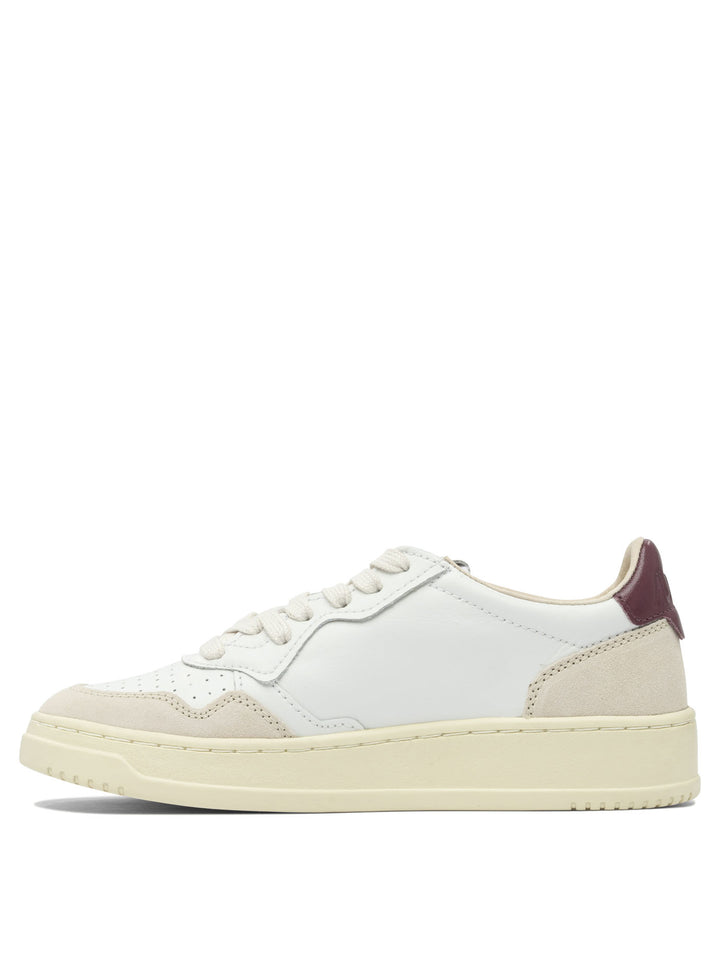 Autry Medalist Low Sneakers & Slip-On - Bianco | f4d607b8402c0ae74fd2229c7559466958877331