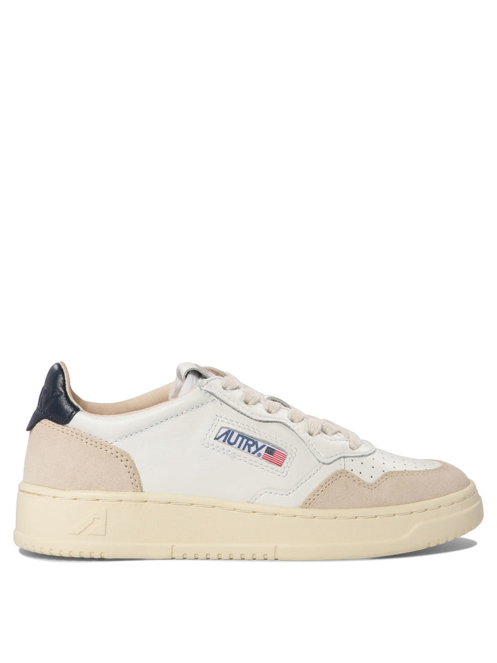 Autry Medalist Low Sneakers & Slip-On - Bianco | f8c97e66d1959921af24c4ab3a73d58127db1faf