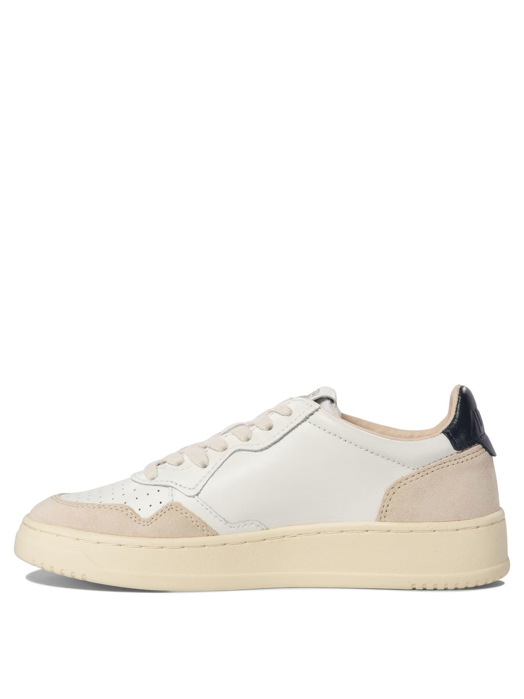 Autry Medalist Low Sneakers & Slip-On - Bianco | fca68444b161dd4cf915a0072638fb1b095d5c4c