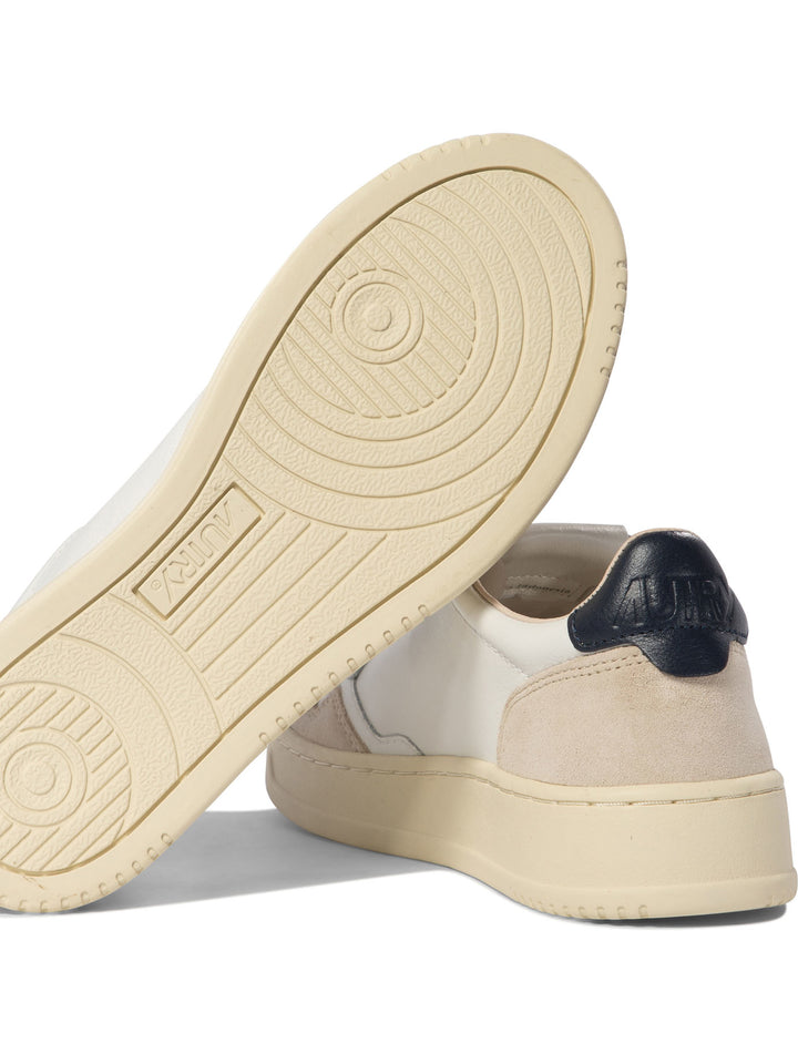 Autry Medalist Low Sneakers & Slip-On - Bianco | 6d14417e4f2155797ddbf2355c0266193dcc5b9f