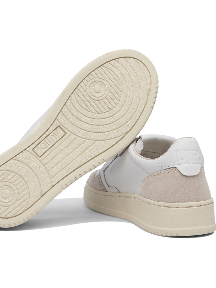 Autry Medalist Low Sneakers & Slip-On - Beige | f8614619765e3d807e2358ed8785313103e22345