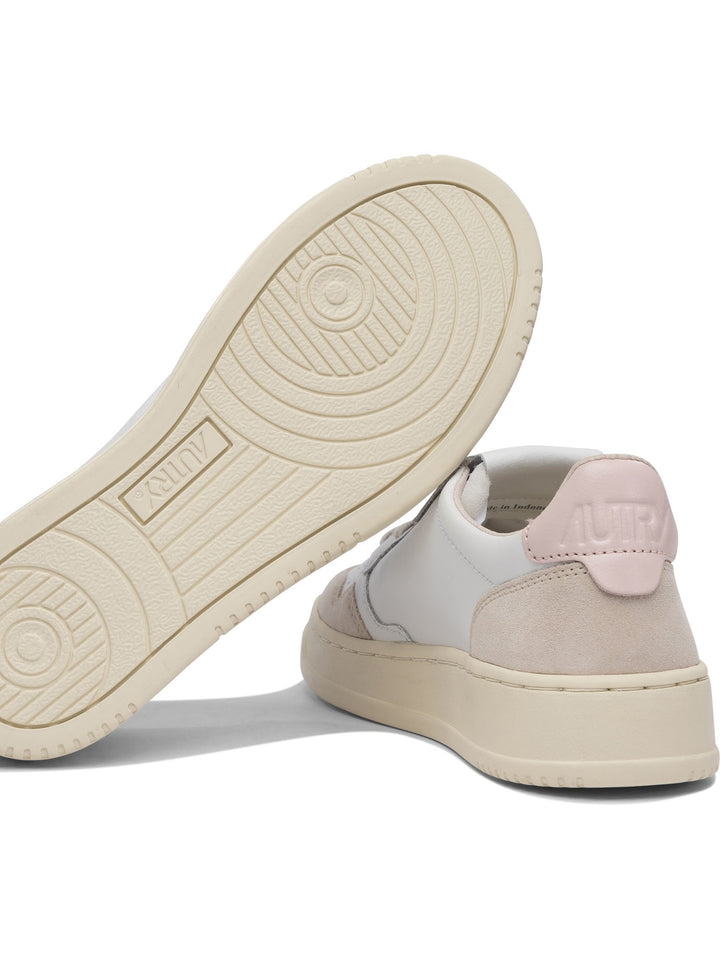 Autry Medalist Low Sneakers & Slip-On - Bianco | 5c17f8cab1f7e247db4a6614351060503c566385