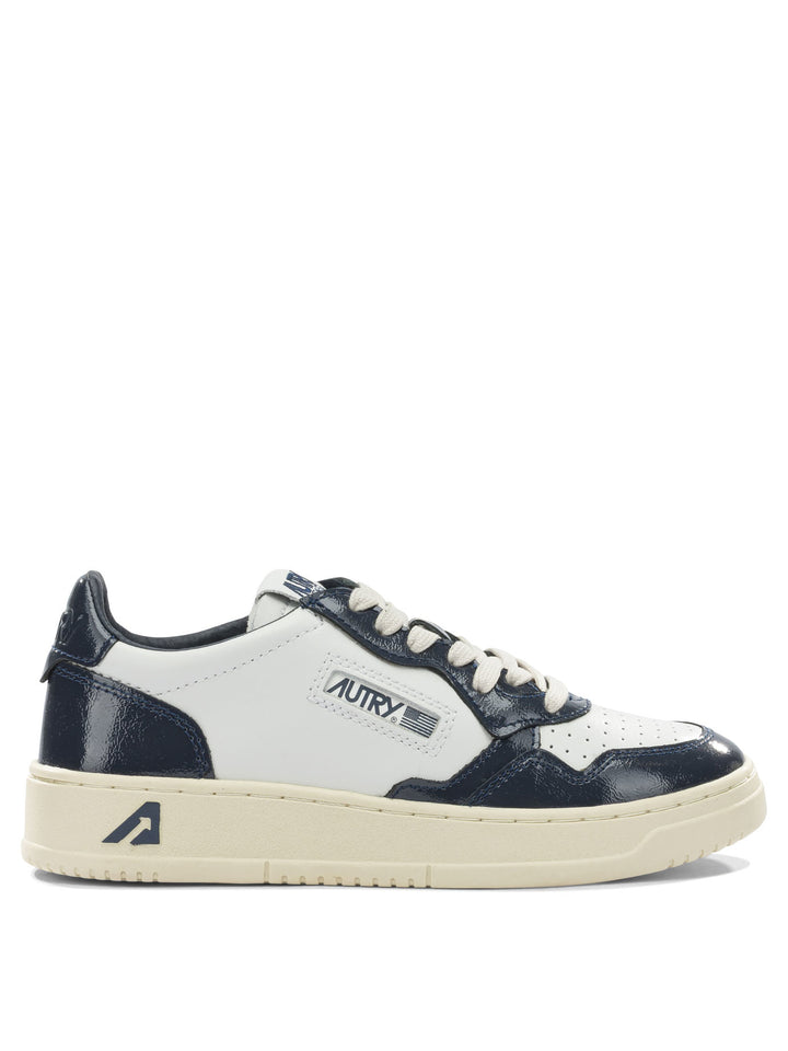 Autry Medalist Low Sneakers & Slip-On - Blu | f93388ba3a6900fc306f7195cccd3a10fdcd5462