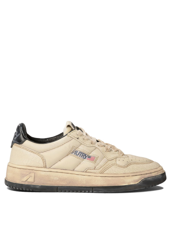 Medalist Low Sneakers & Slip-On Beige