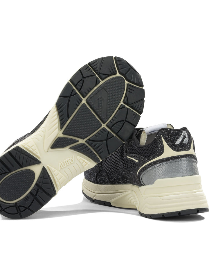 Autry Hyperway Sneakers & Slip-On - Nero | 9b50c4f911fb2778d7f760e7cc2149f1782cff80