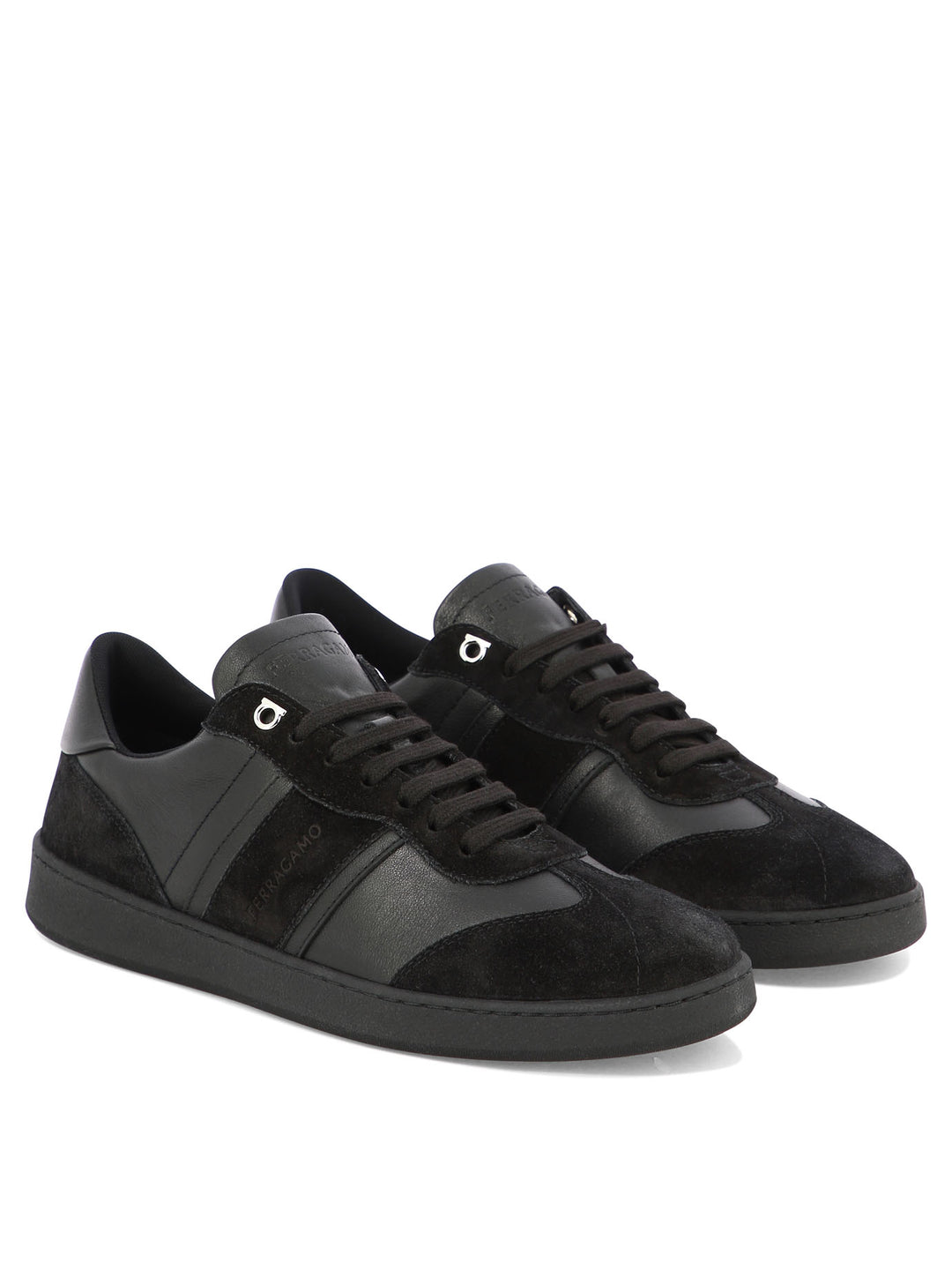 Ferragamo Leather Sneakers Sneakers & Slip-On - Nero | de7bfd80d2731f6a2c17bbfd6933375514ba4a5e
