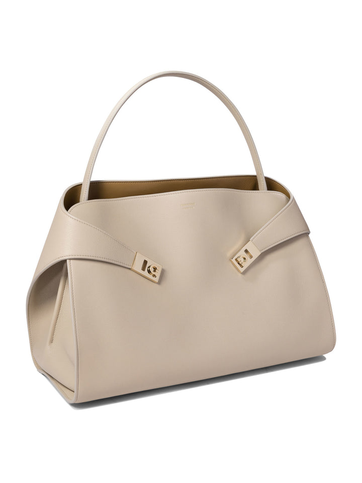 Ferragamo  Borse a Spalla e Tracolla - Beige | 531a8db07955f79d46ac2d4ab04b0b518fede523