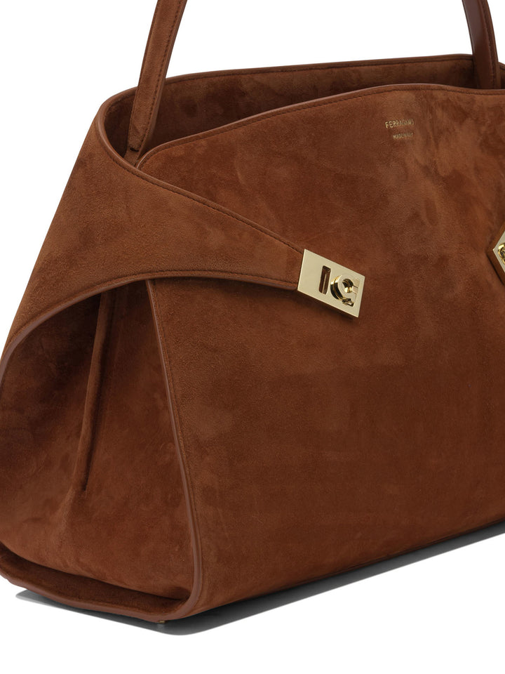 Ferragamo Hug Borse a Spalla e Tracolla - Marrone | 357701324d3e72e2e175f70bbe9a1faec2e2a8ec