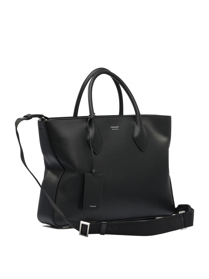 Ferragamo  Borse a Spalla e Tracolla - Nero | dab124759b2b01dca2c715233642298e874629b2