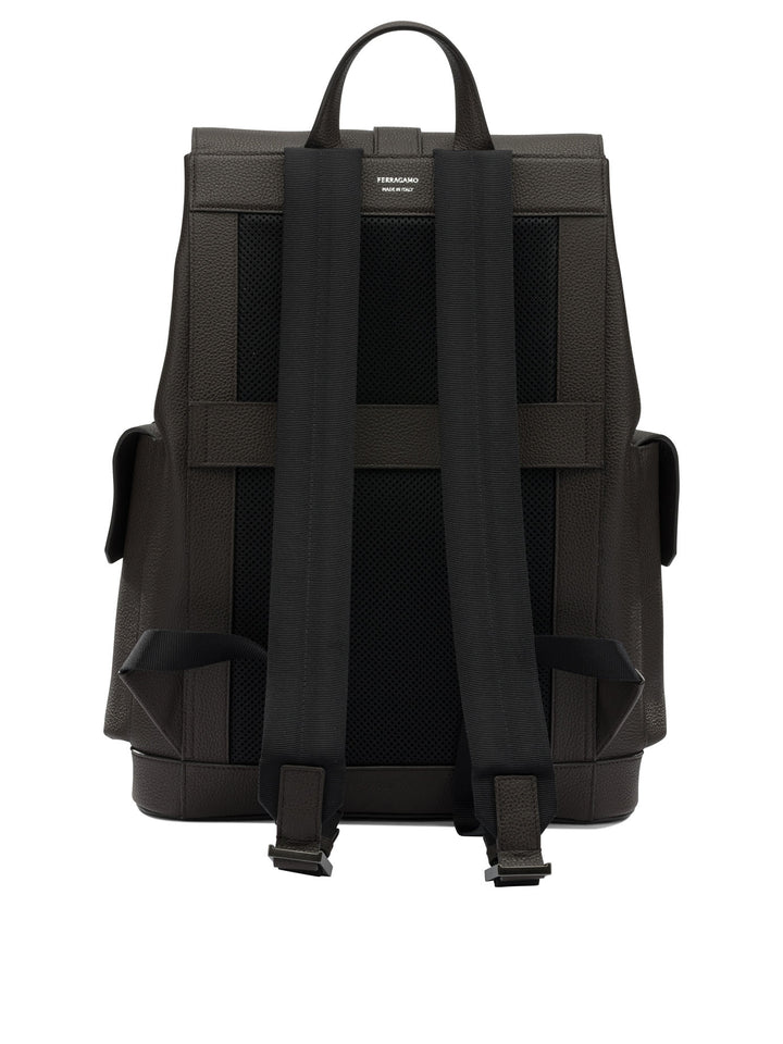 Ferragamo Double Pocket Leather Backpack Zaini e Valigie - Marrone | 237f076d05c734e27a316456e255d9be3ec37abf