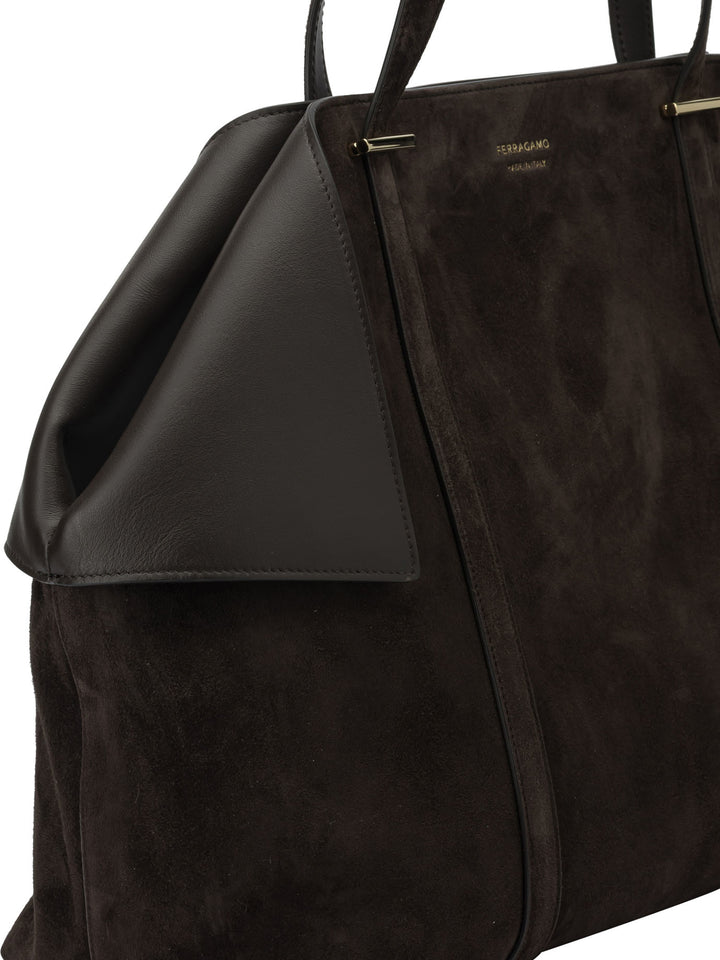 Ferragamo Large Suede Shoulder Bag Borse a Spalla e Tracolla - Marrone | 18c8e2d4005826e32cbca5bafff6e3b5a679a9f7