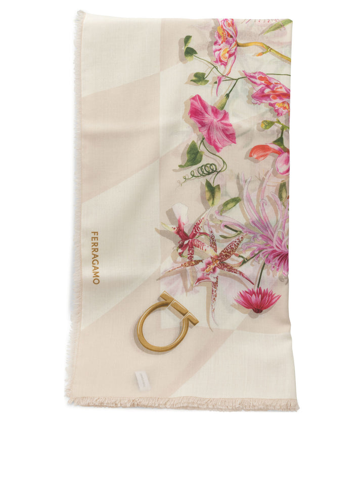 Ferragamo Gaia Print Wool Scarf Sciarpe & Foulard - Bianco | 325b0f950a4de1b301349d10778b5b001a68d567