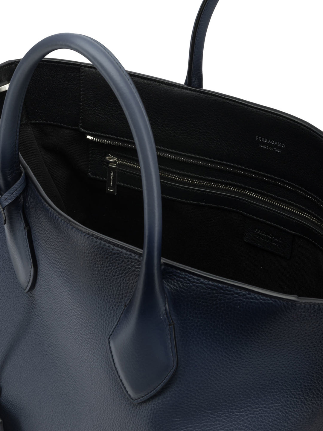 Ferragamo  Borse a Spalla e Tracolla - Nero | a3d1673f6e9b46b017cd9aaea3d3d82e1bd24822