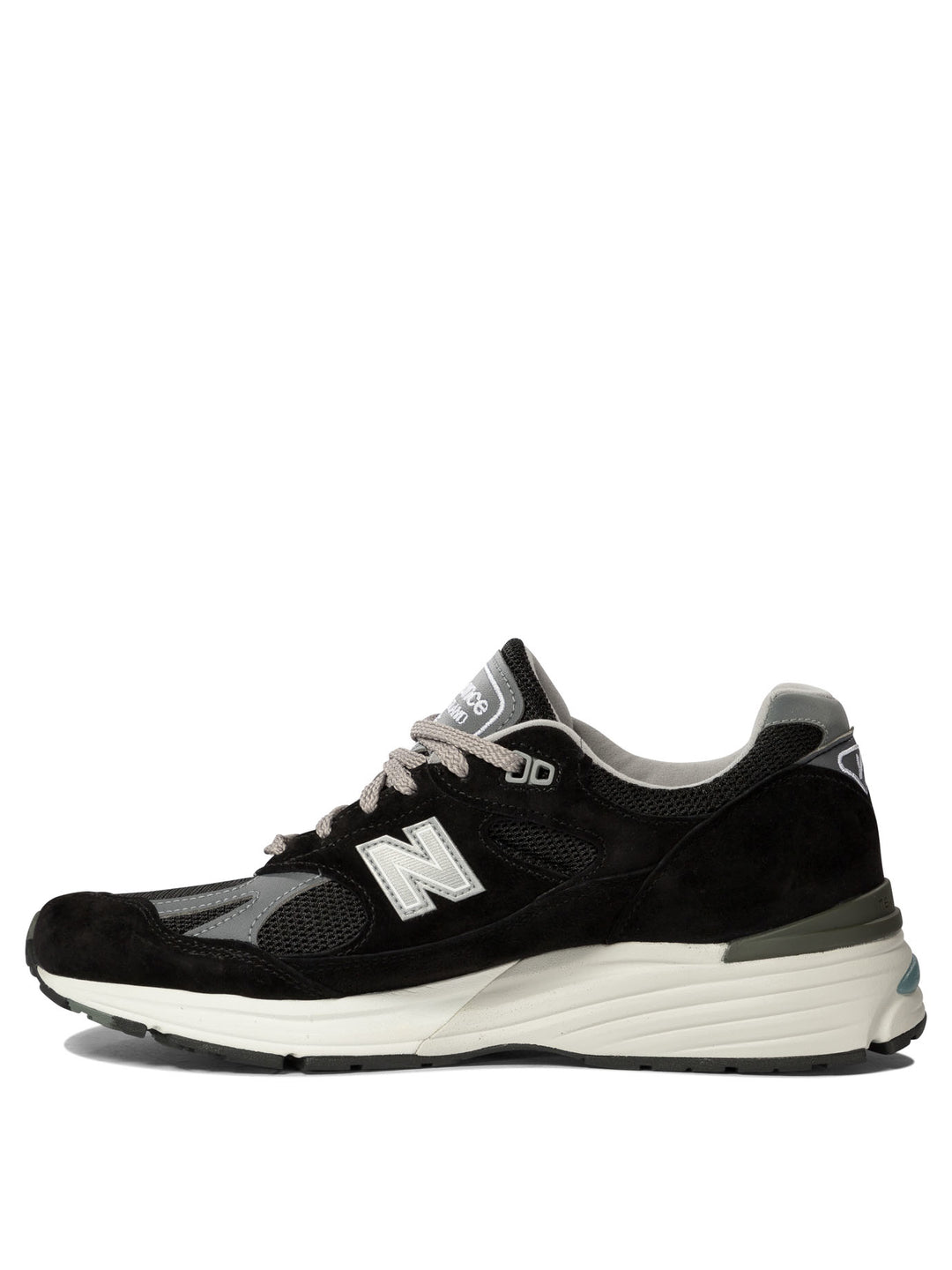 New Balance Made In Uk 991v2 Sneakers & Slip-On - Nero | bcee2ab07b6a70450f4bc4c8798cace8ed688d51