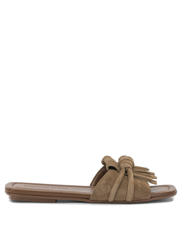 Sandalias de gamuza con deslizamiento marrón
