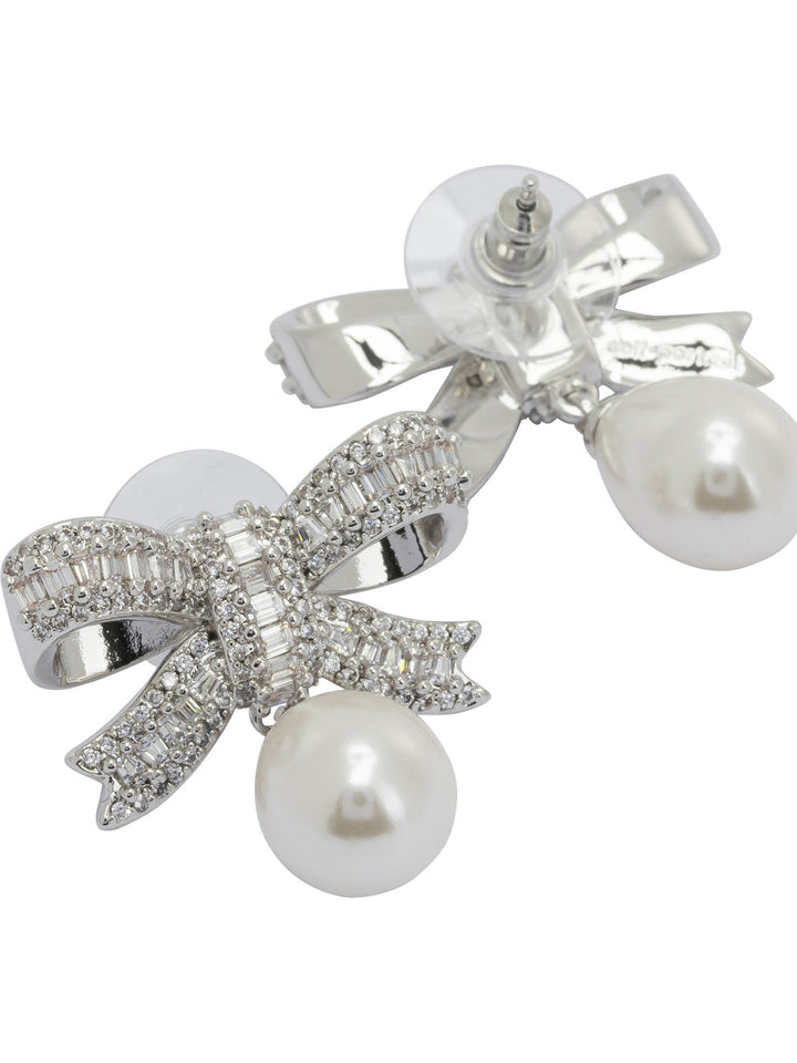Self-Portrait Drop Earrings With Pearls And Crystals Jewels - Silver | 5c2dc0d2f0dd2d2bc7b3381fcf5208a73f8abedd