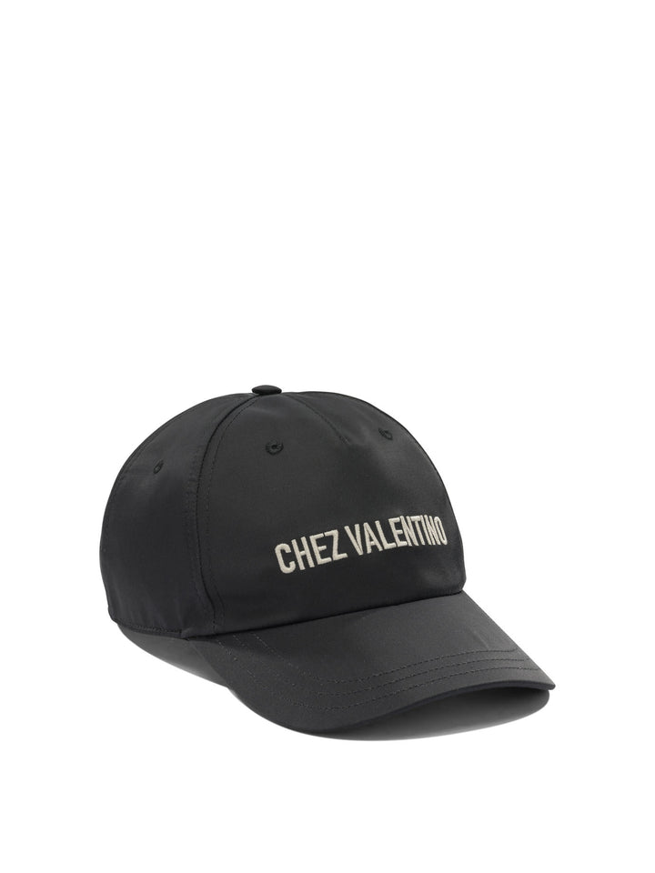 Valentino Garavani Baseball Cap With Logo Cappelli - Nero | cf1f425f3245e5b48f11dd3cccef45d6fcb51aa0