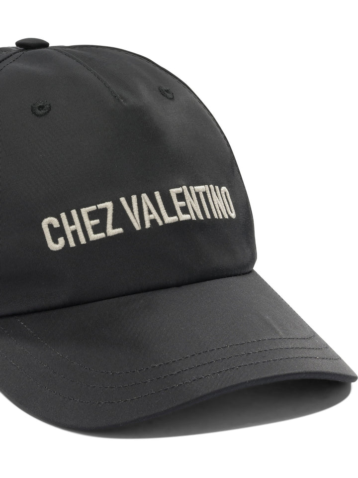 Valentino Garavani Baseball Cap With Logo Cappelli - Nero | 485bd7e00aba05f2fd7564ca684824ab6942f1b9