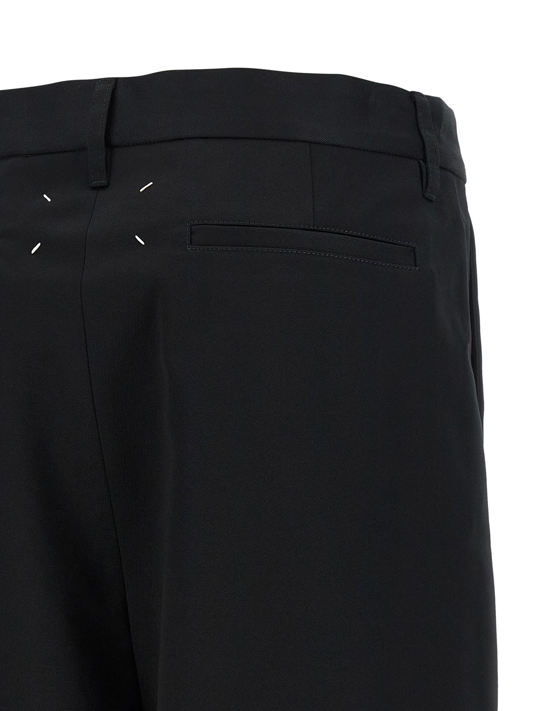 Maison Margiela Wrap-Up Bermuda Shorts Bermuda e Short - Nero | dc4ebe2cde3334b59e90c18864bed3c07e3cfc87